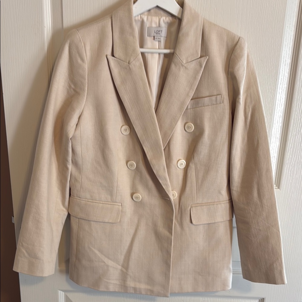 LOFT Cream Structured Blazer with Notched Lapels